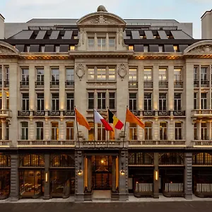 Отель Corinthia Grand Astoria *****