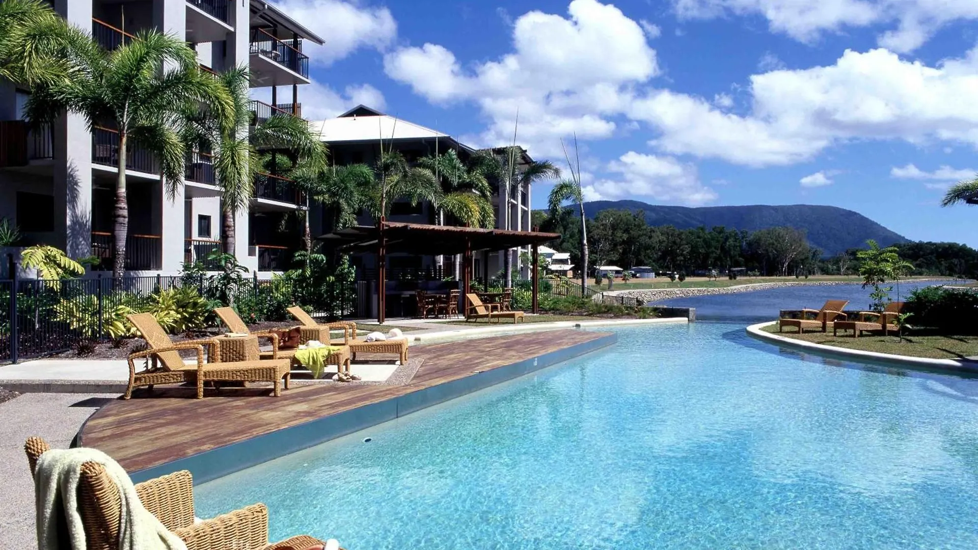 Blue Lagoon Resort Тринити Бич