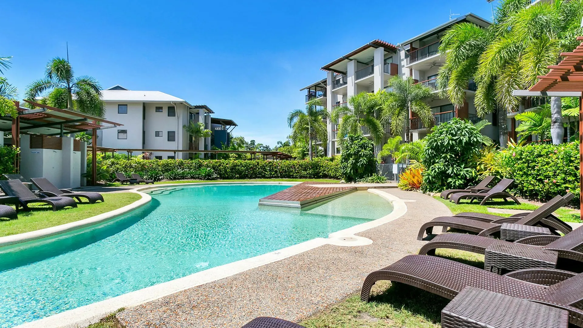 Blue Lagoon Resort Тринити Бич