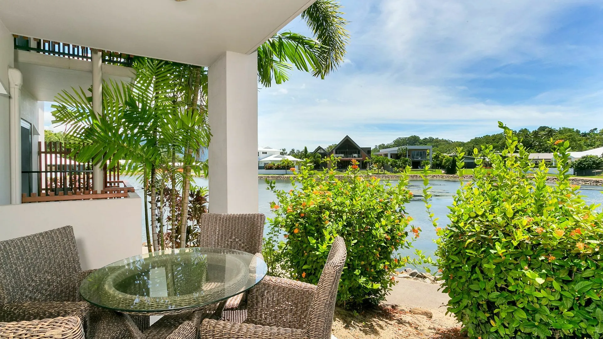 Апарт-отель Blue Lagoon Resort Тринити Бич